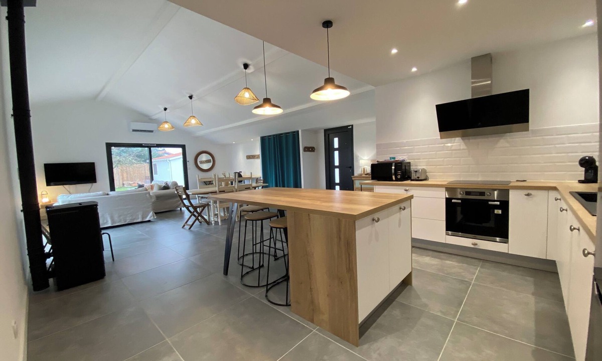 Le Verdon-sur-Mer House | Superb villa close to the beach, ideal for families!