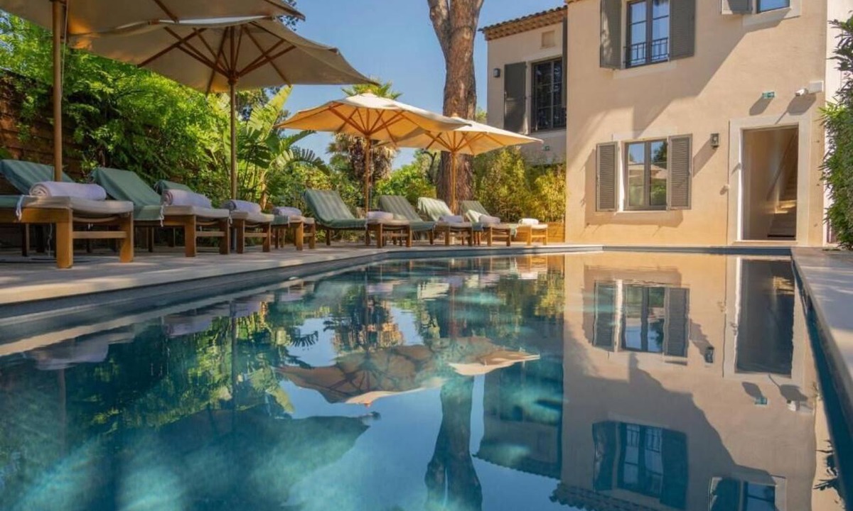 Saint-Tropez City Centre Apartment | Superbe appartement place des lices