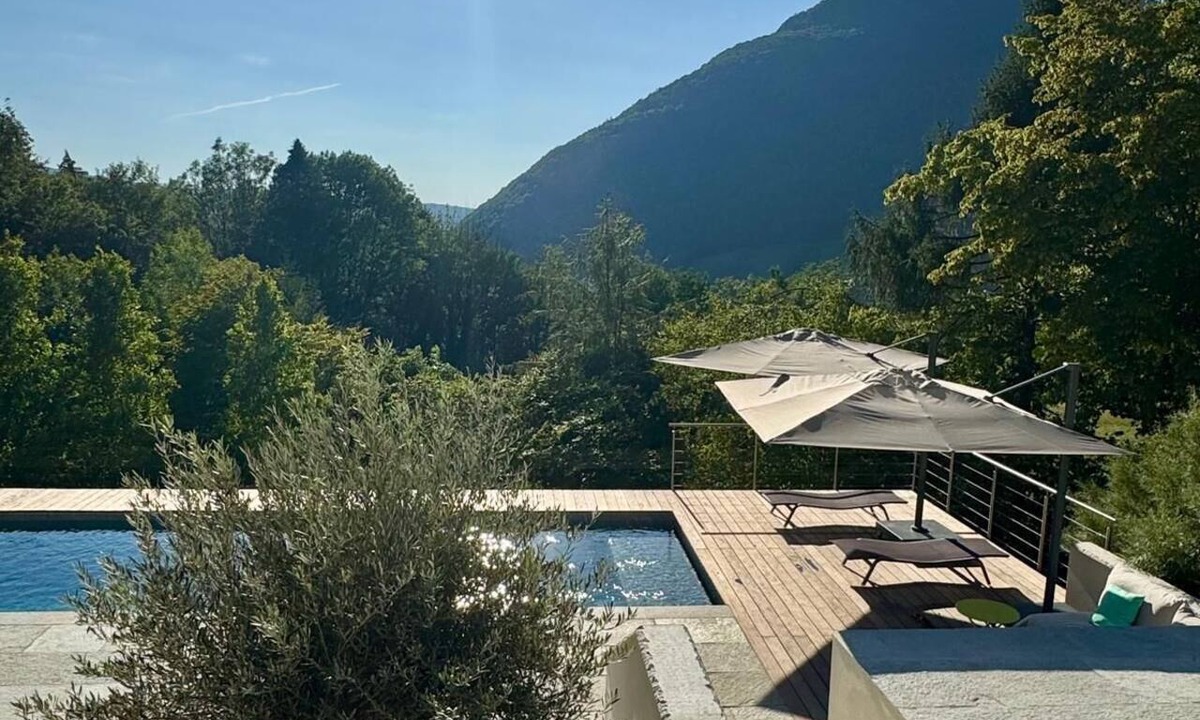 Bluffy House | Tempo de l'O : at the foot of the Dents de Lanfon.