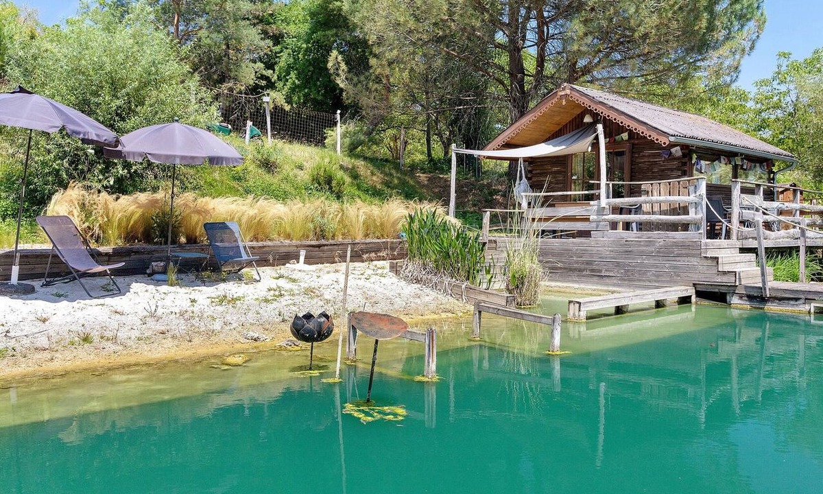 Veyrines-de-Domme House | The Cabin on the Spring-Fed Pond