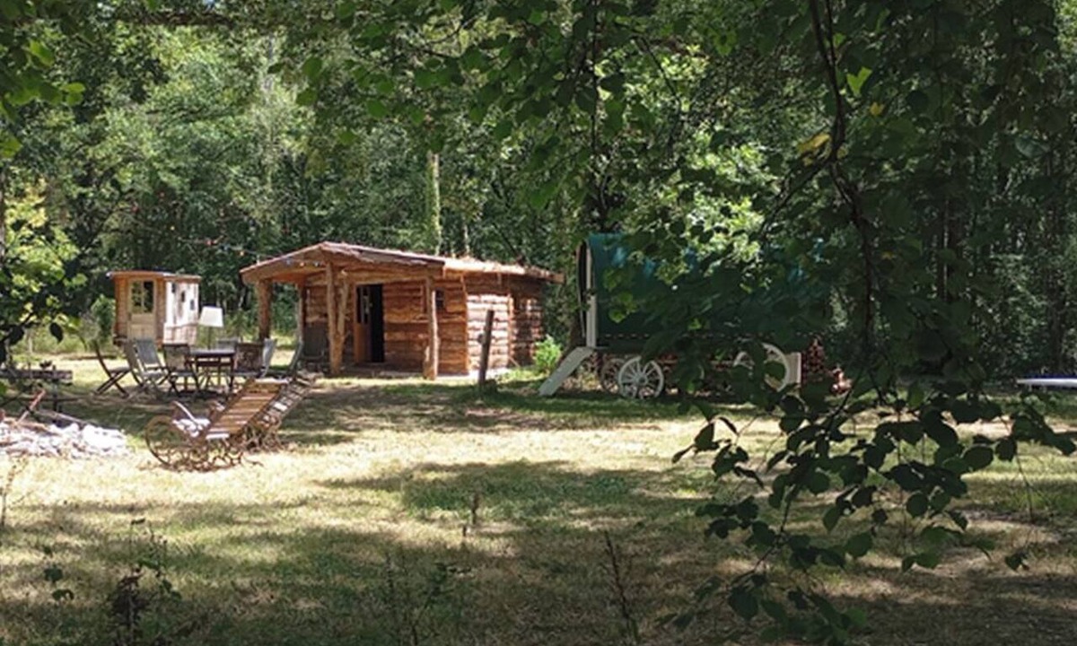 Donzy House | The Camp