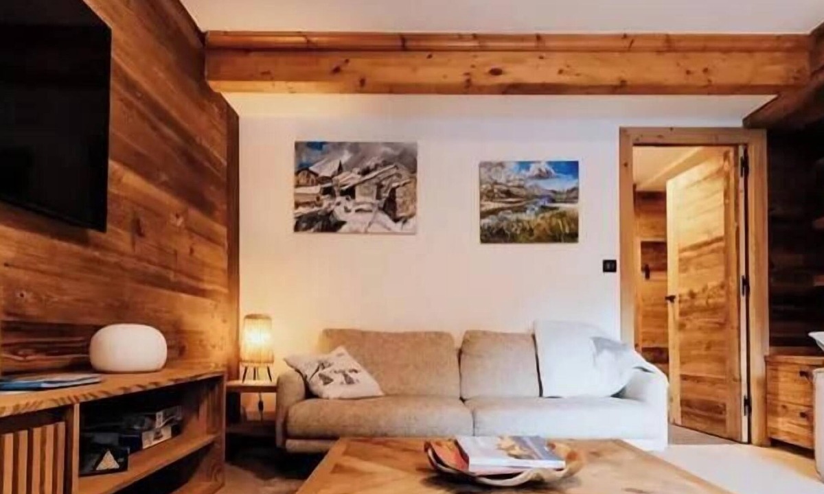 Saint-Sorlin-d'Arves Ski Chalet | The Chalets of the Arvan - 4AB- Superb renovated chalet for 10 people