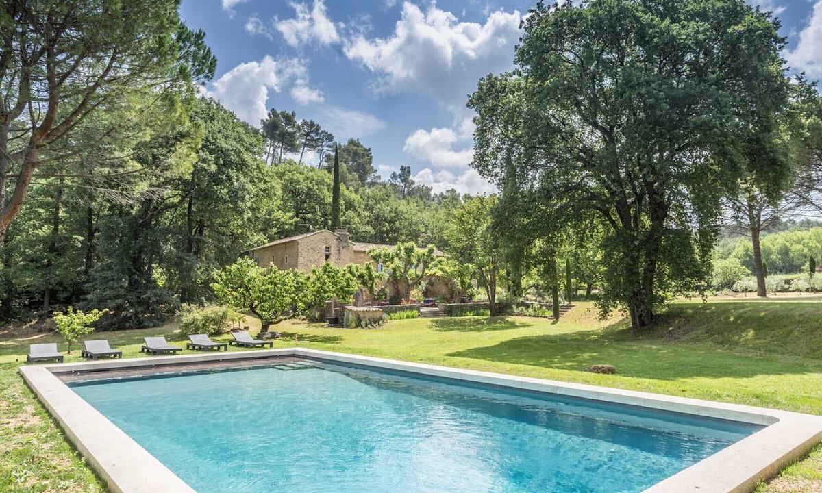 Oppede House | The Maison des Artistes in Ménerbes, with a swimming pool