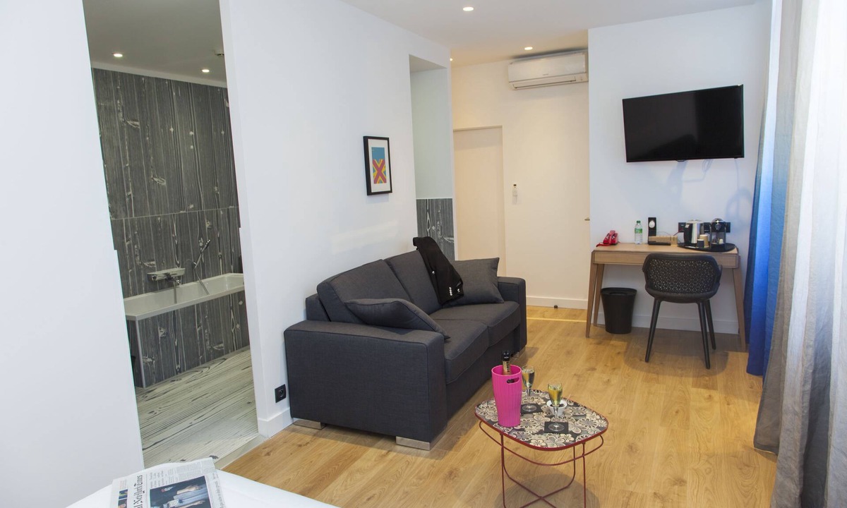 Clermont Ferrand City Centre Hotel | The Originals Boutique, Hôtel Le Lion, Clermont-Ferrand
