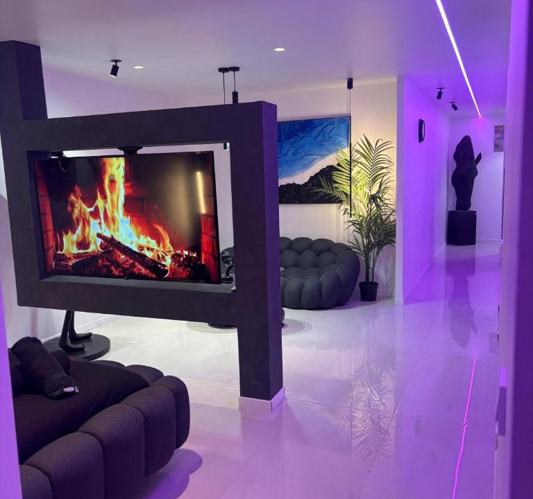 Coignieres Apartment | TheFloor - Hotel Spa