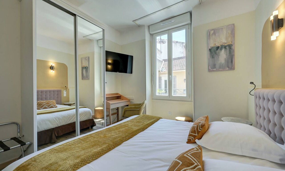 Carpentras Hotel | Urban Style Blason du Ventoux