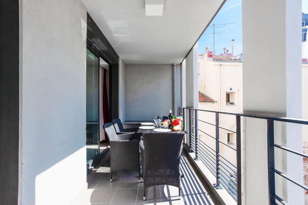 Jean-Medecin Apartment | VICTOR HUGO AP4159 Nice, by Riviera Holiday Homes
