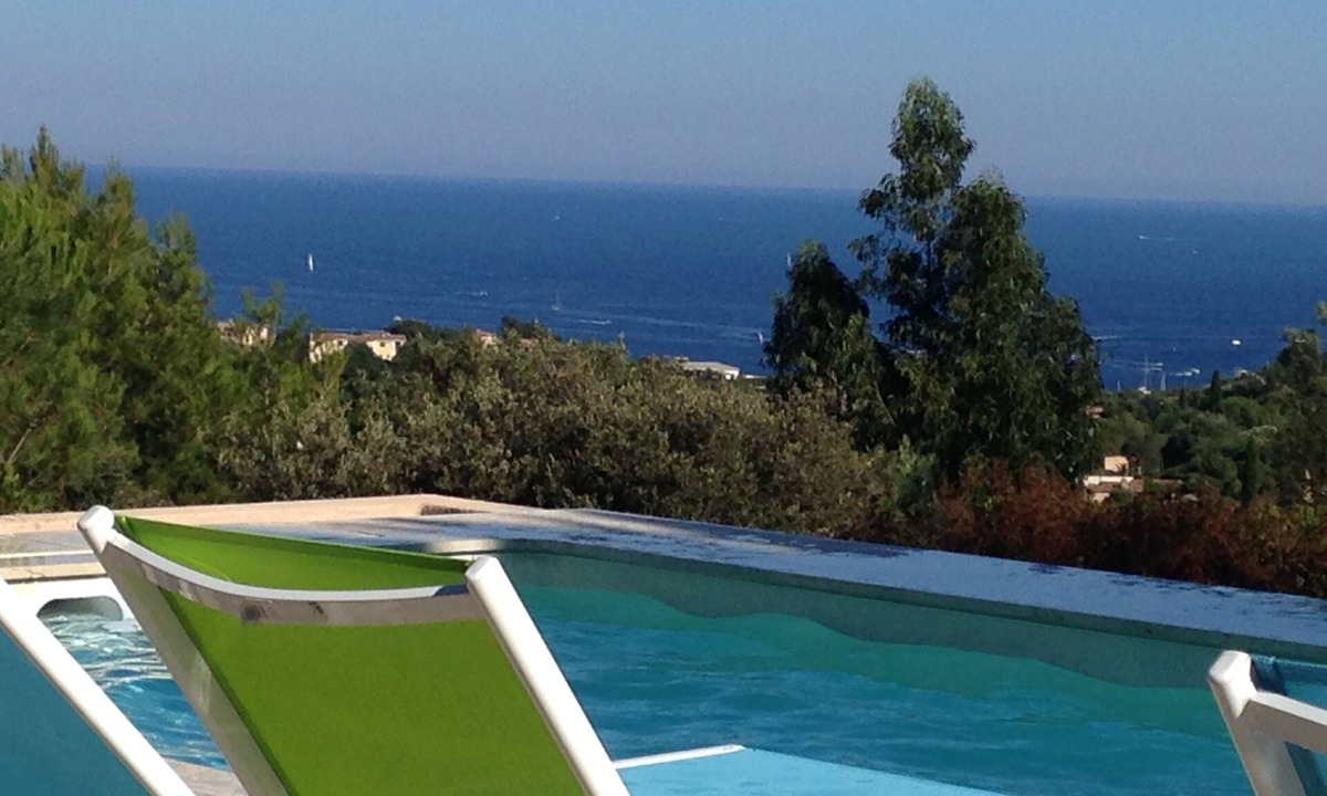 Cavalaire-sur-Mer Villa | Villa Geais with sea view, 28°C heated pool, garden, quiet, close to the sea