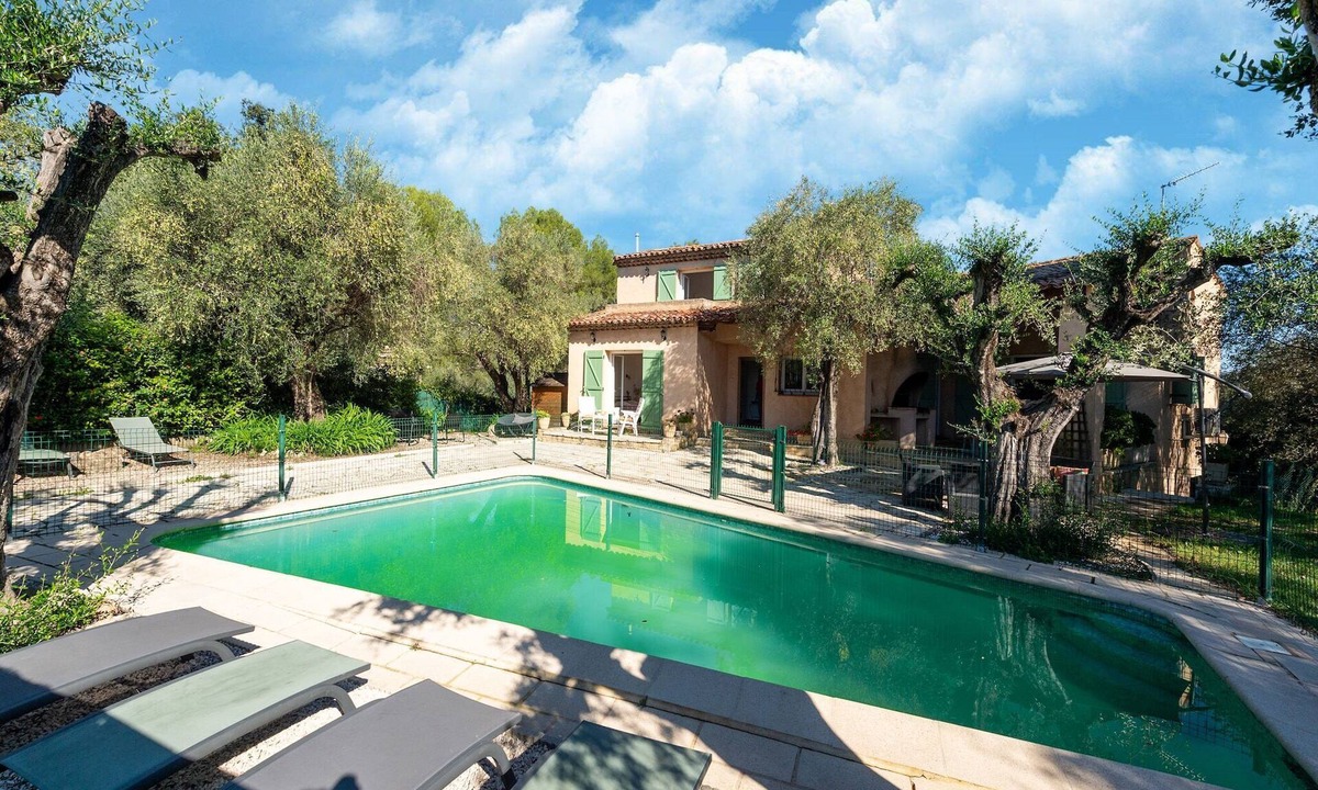 Mouans-Sartoux Villa | Villa in Mouans-Sartoux with Pool & Beach
