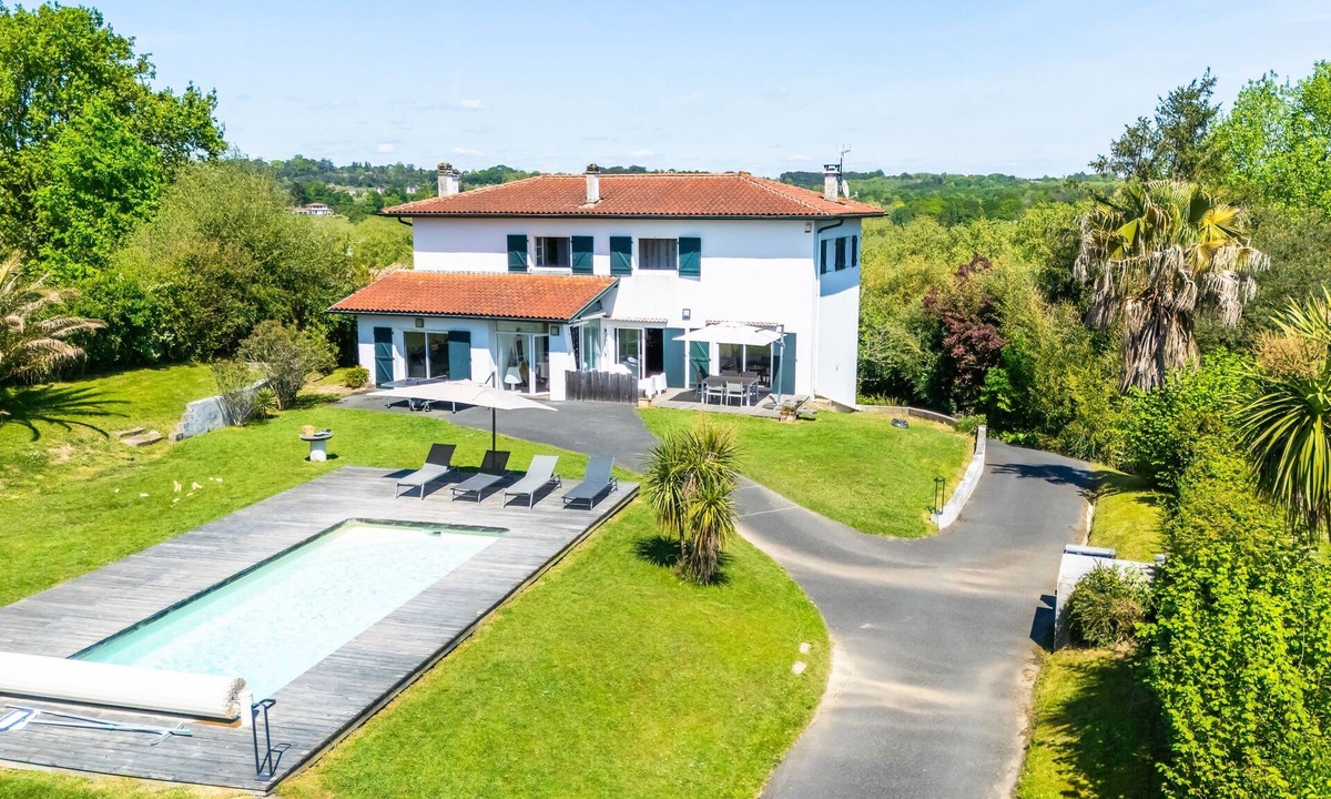 Arbonne Villa | Villa Joana - piscine, grand jardin, 4 chambres