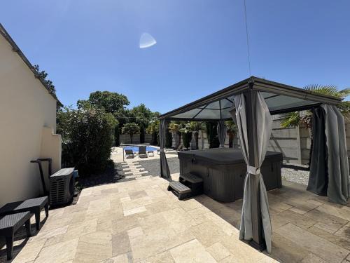Nevers Villa | Villa le Cocon Nivernais - Piscine - Jacuzzi