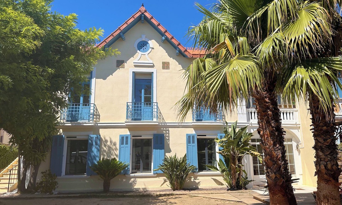 Les Sablettes Villa | Villa "Les Deux Frères" - Historic family home in Les Sablettes