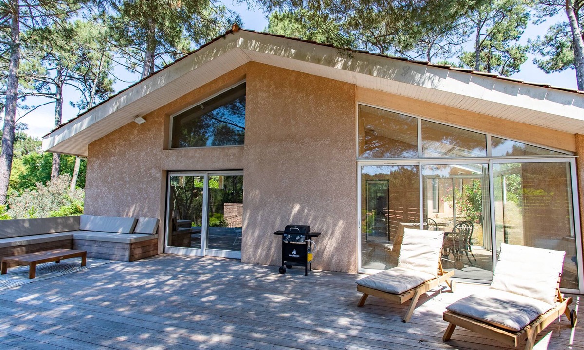 Le Canon Villa | Villa les Dragons, Large Terrace Under the Pines
