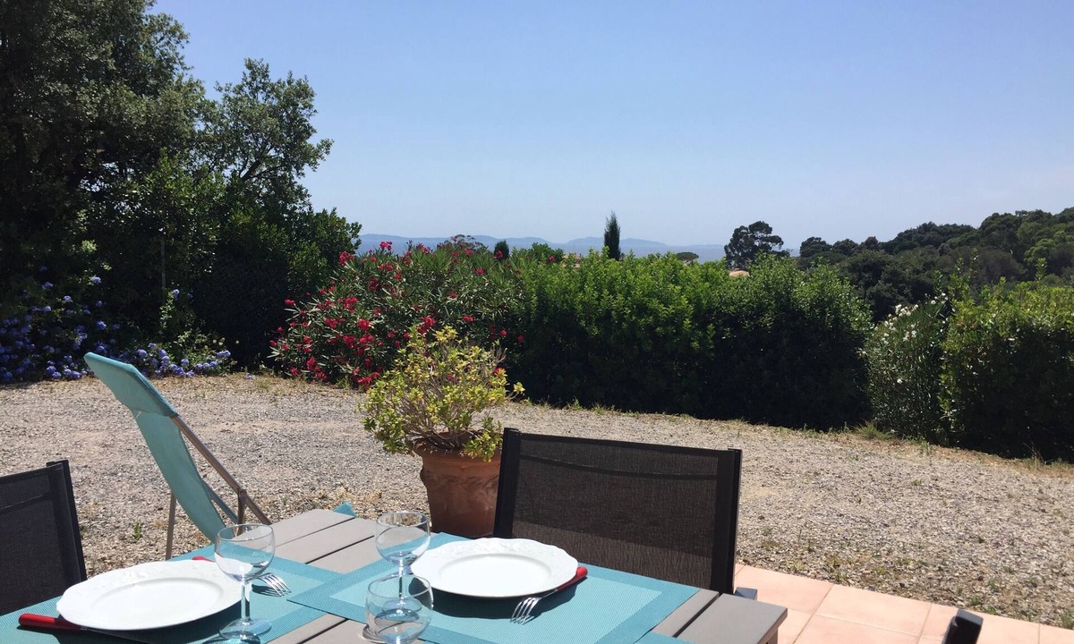 La Croix-Valmer House | Villa with a stunning ocean view and a quiet, shaded terrace; air-conditioned bedrooms