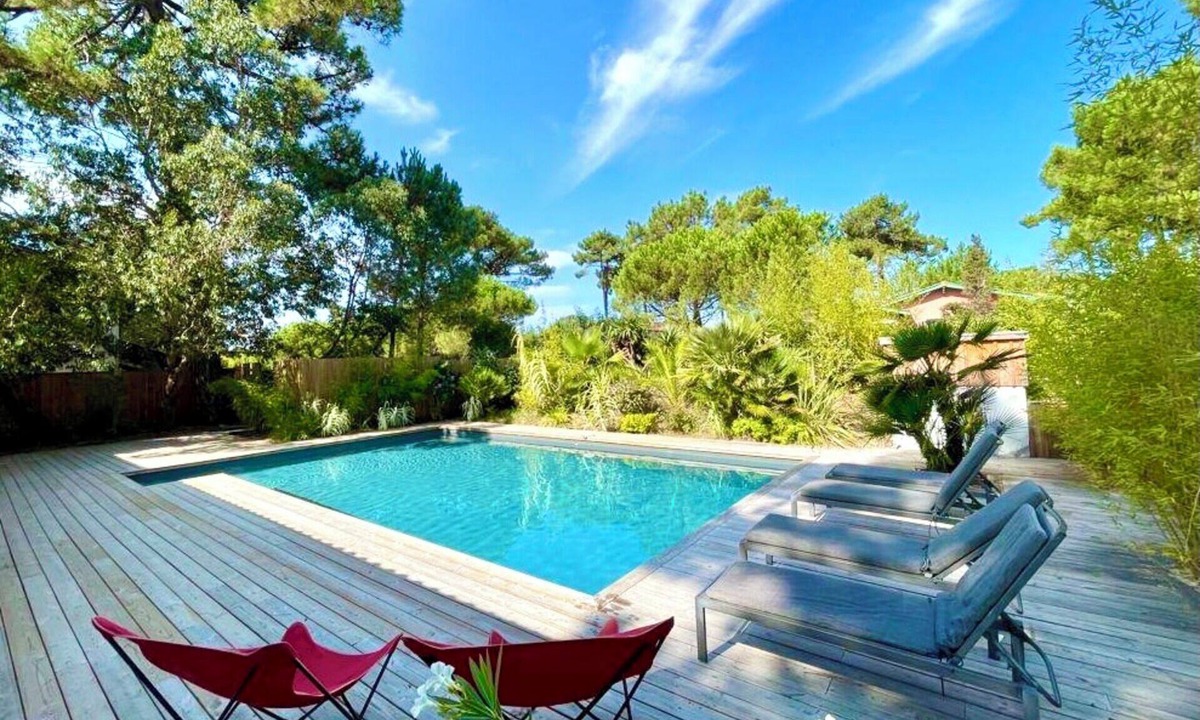 Le Canon House | Villa with pool, idyllic terrace & magnificent views of the countryside