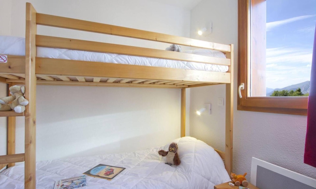 Valmeinier Apartment | Wifi, swimming pool, terrace, balcony, tv, ski locker, 35m², Valmeinier
