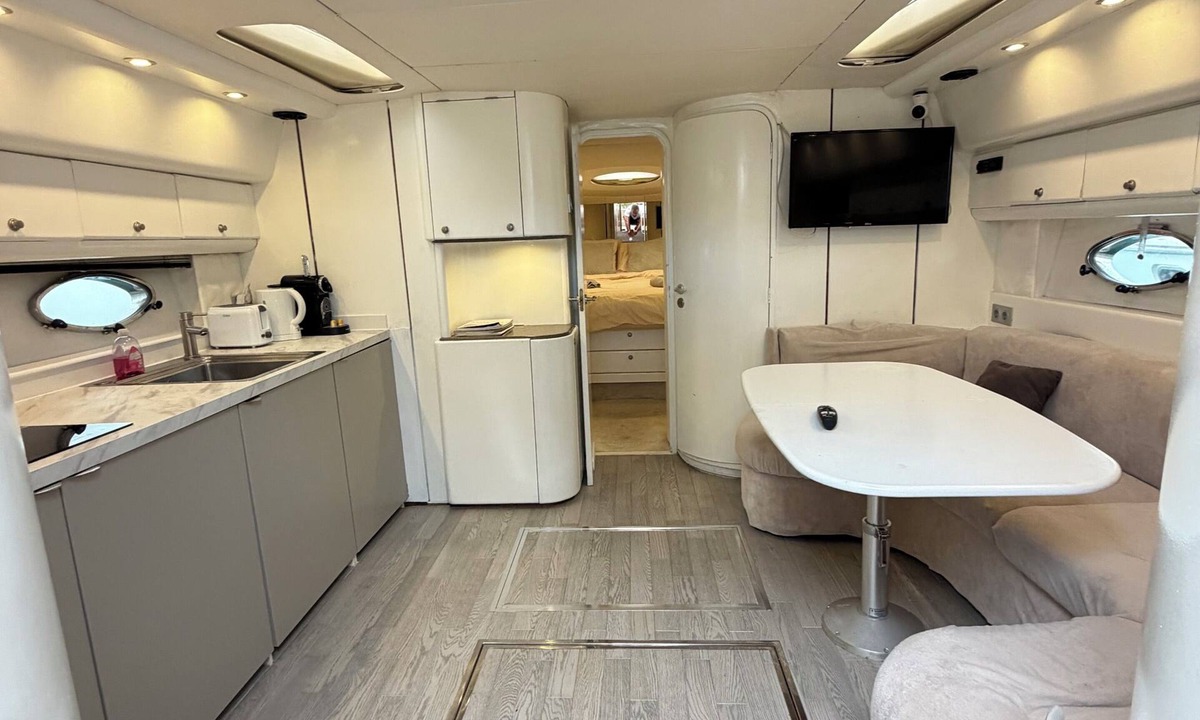 Pointe Croisette Boat Rental | Yacht 17M Cannes Croisette Port Canto, 3 Bedrooms, air conditioning, tv