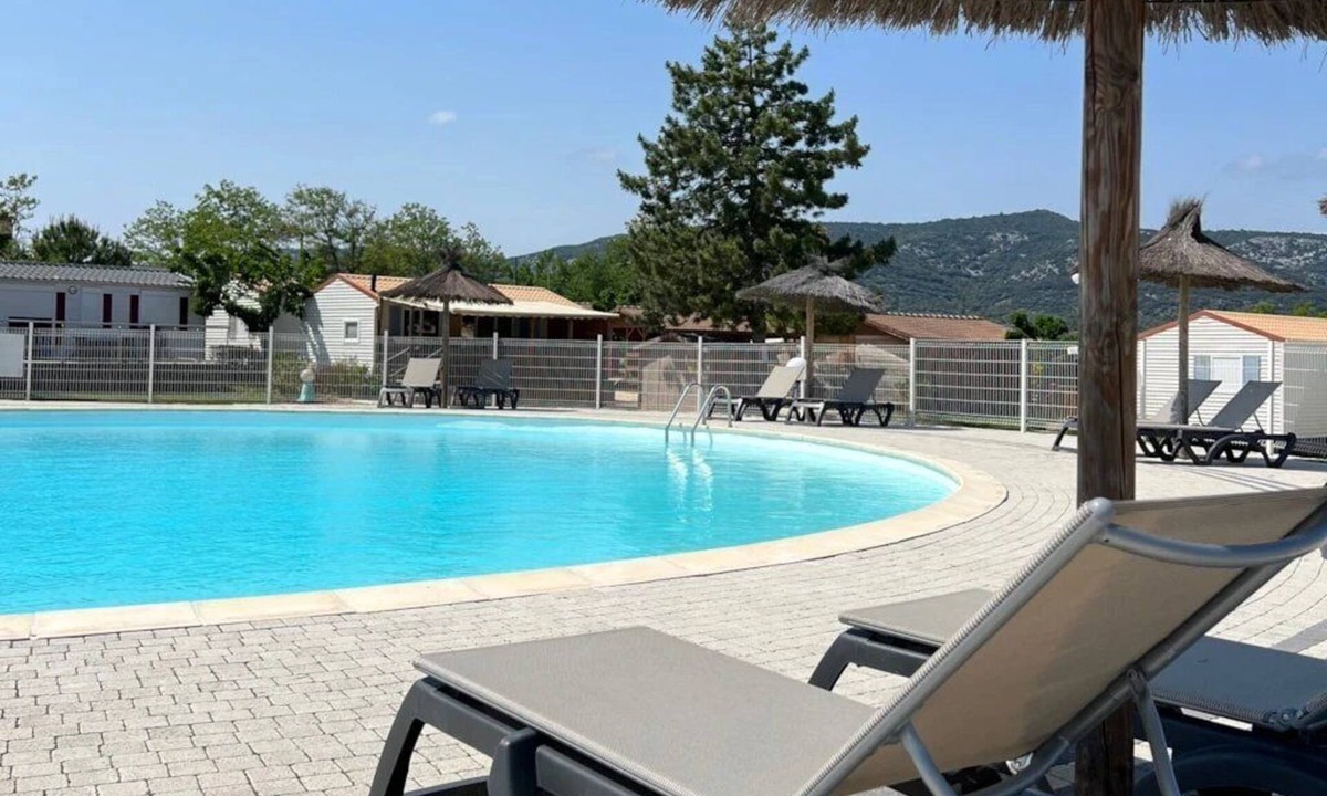Saint-Remeze House | ZEcamping 3 étoiles piscine dog friendly locatif 4 pers