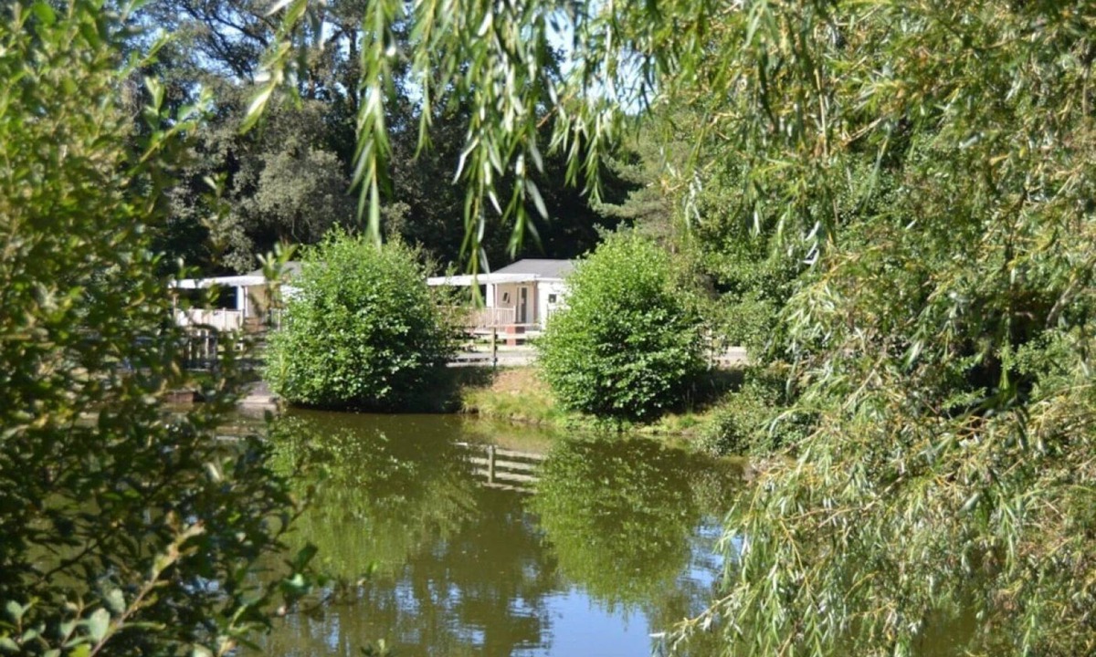 Correze Ski Chalet | ZEcamping 3 étoiles piscine chauffée dog friendly mobil-home 4 pers