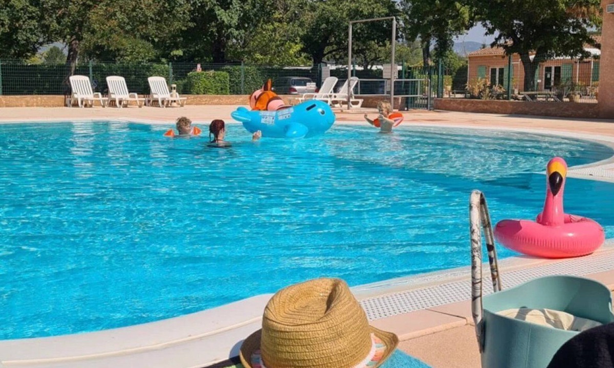 Valensole House | ZEcamping 3* dog friendly piscine dans le parc régional du Verdon