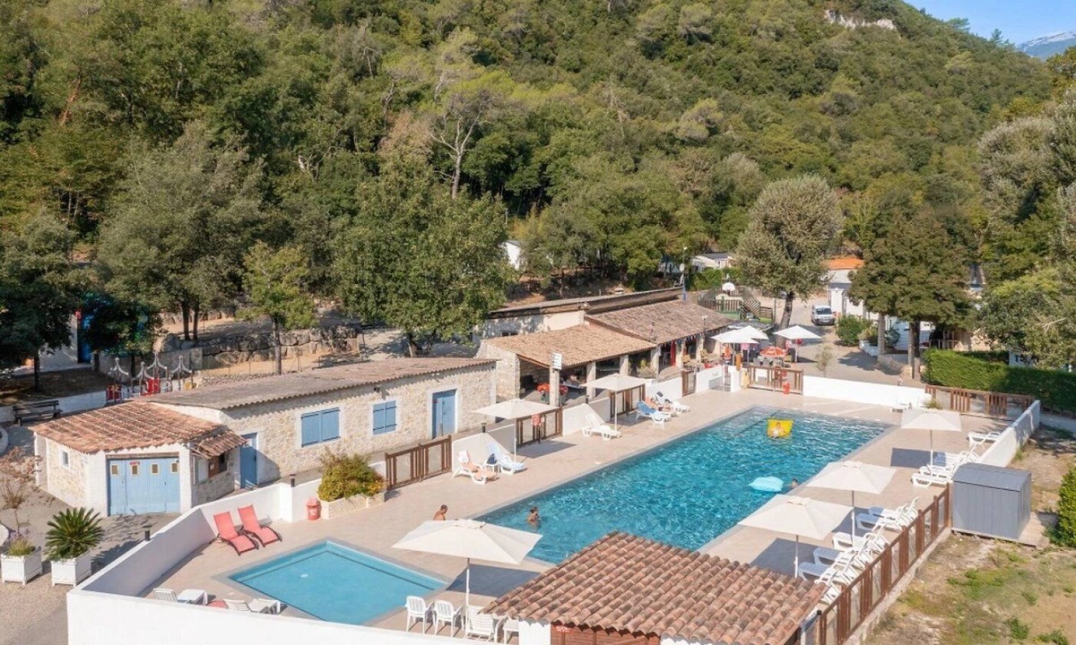 Roquefort-les-Pins House | ZEcamping 4 étoiles pet friendly animé parc aquatique proche Cagnes-sur-Mer