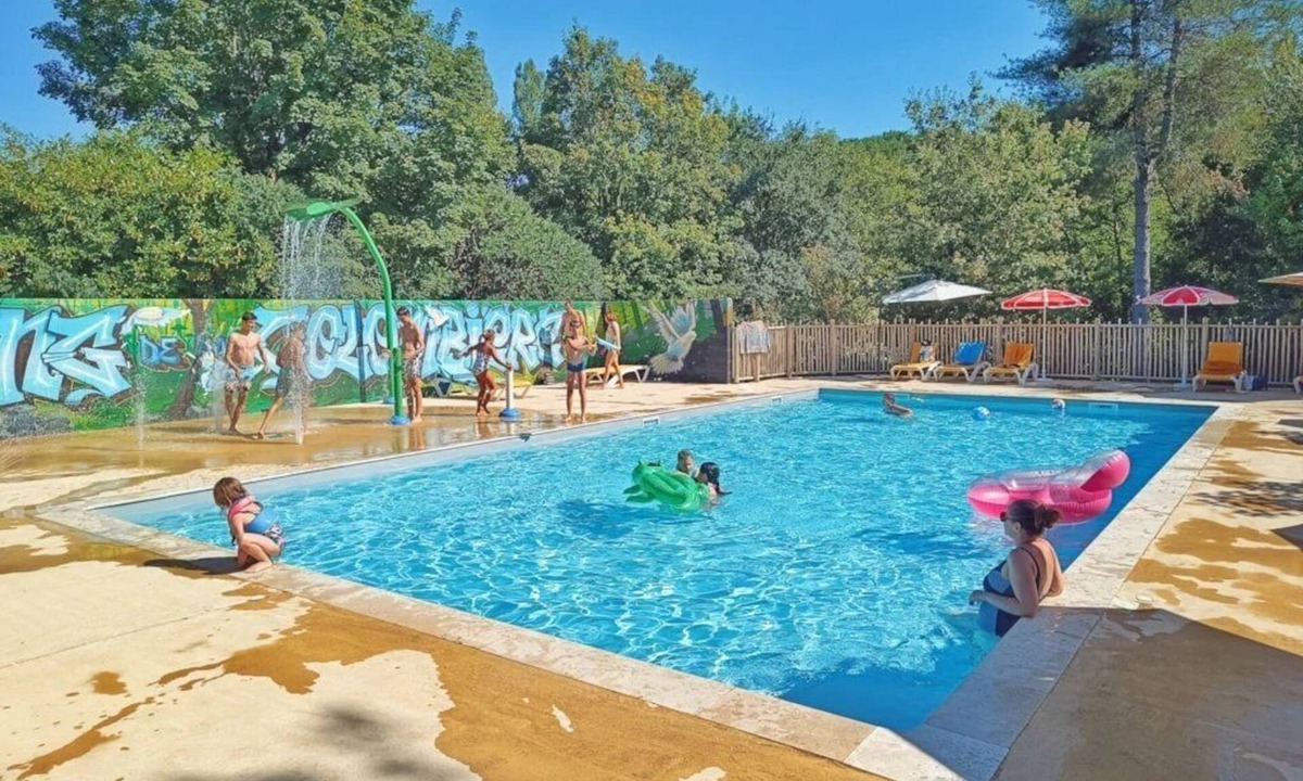 Beaumont-du-Perigord Ski Chalet | ZEcamping 3 étoiles parc aquatique vacances 100 % nature