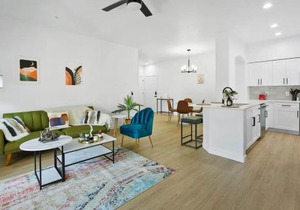 CozySuites Glendale by the stadium with pool 02 in Glendale