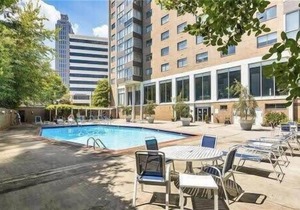 Spacious 2 Bed Condo with City View in Atlanta