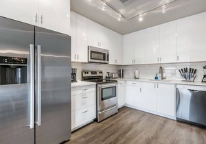 Hotel ∙ Modern Condo near Local Attractions of New Orleans in Central Business District