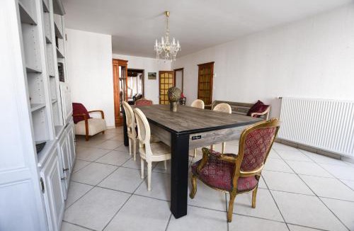 Chateau-Chinon House | Ô Étoiles - Piscine, Billiard & Cœur de Ville