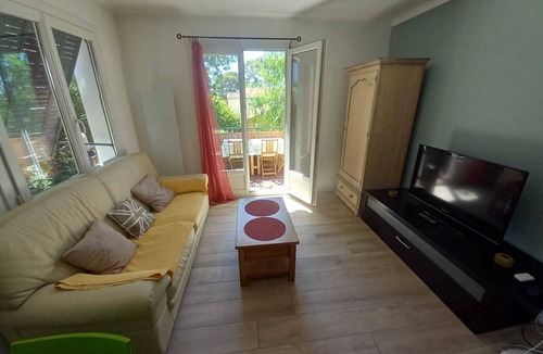 La Garde Villa | 1.5 km from "plage de la Garde" Top of Villa with private garden and barbecue area