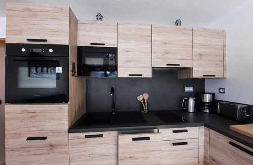 Saint-Martin-de-Belleville Apartment | 110m from shops, 1st floor, balcony, tv, 29m², Saint Martin de Belleville