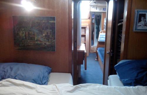 Pointe Croisette Boat Rental | 12 m sailboat for rent in Cannes on dock Port Canto