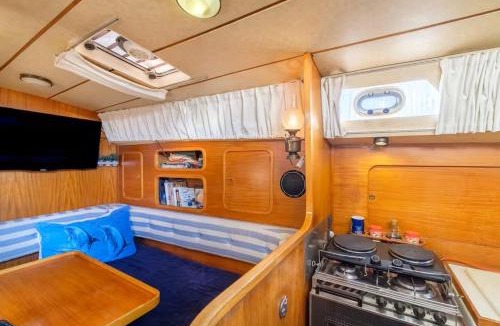 Pointe Croisette Boat Rental | 12 m sailboat for rent in Cannes on dock Port Canto