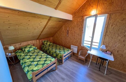 Hourtin Port Ski Chalet | 124 - 500m from Lake Hourtin and the children's island