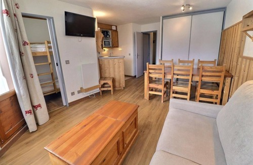 La Perriere Apartment | 150m from resort center, 3rd floor, balcony, ski locker, 41m², La Tania