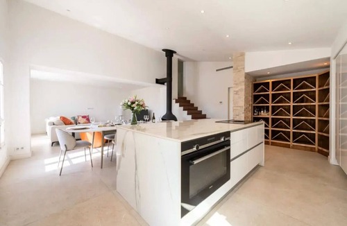 Golfe Juan Villa | 155 m² Villa – Ocean View & Pool