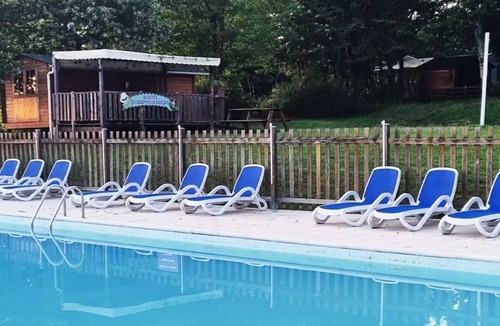 Peyrignac House | 17 Le Mille-Feuilles Residence + Covered Terrace + TV; Sleeps 4