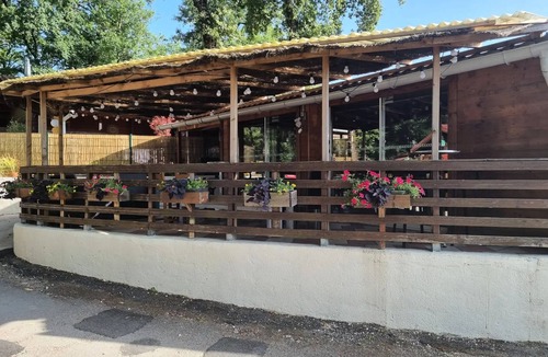 Peyrignac House | 17 Le Mille-Feuilles Residence + Covered Terrace + TV; Sleeps 4