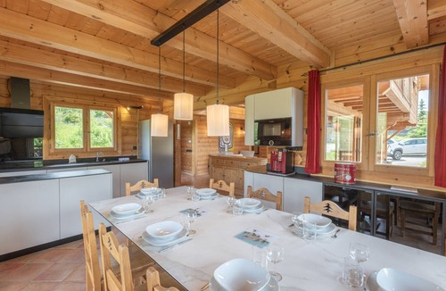 Bergers Ski Chalet | 178m2 Chalet in Alpe d'Huez Ski-in/Ski-out with Terrace