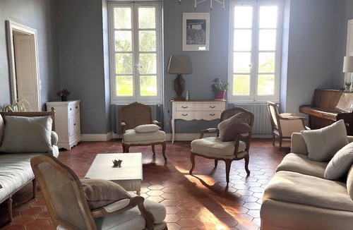 Villeneuve House | 19th century château in the heart of the vineyards - 7 rooms, ideal for groups & families