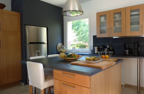 La Ciotat Villa | 2 km from the beach, villa with a pool, air conditioning, and a beautiful ocean view