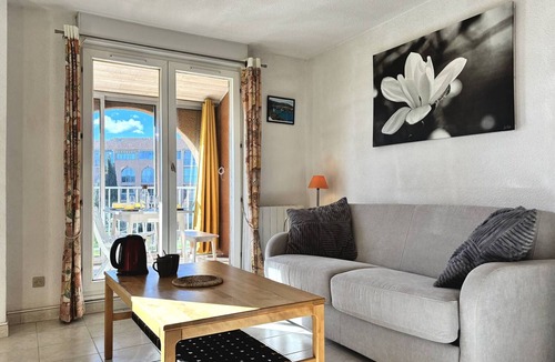 Miramar Apartment | 2-Room Apartment with Sea View Loggia, Pets Allowed - La Londe-les-Maures