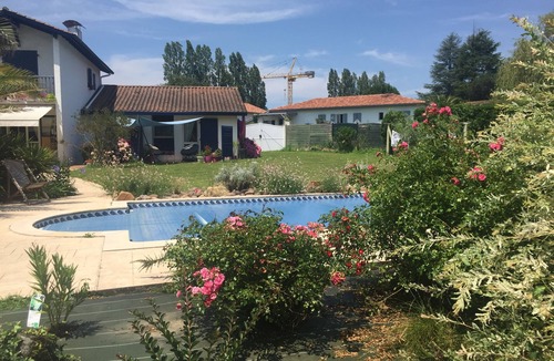 Arbonne Apartment | 2-star apartment in a villa: pool, close to beaches, Biarritz, and golf courses