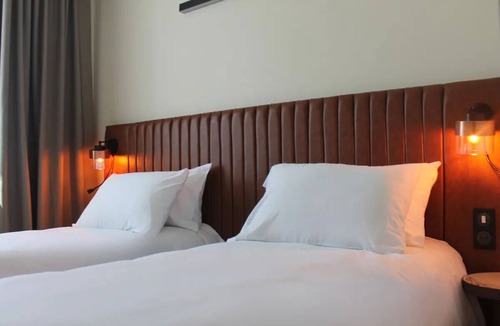 Signes Hotel | 2 Units w/Free Parking & Pool Access| Close to OK Corral - 6.1 miles
