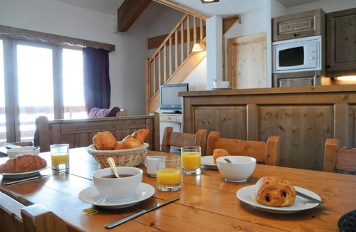 La Toussuire Apartment | 200m from resort center, swimming pool, sauna, hammam, balcony, tv, ski locker, 40m², La Toussuire