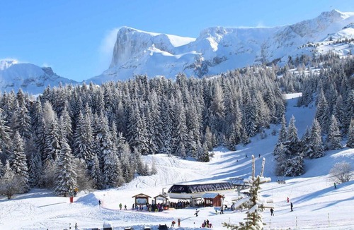 Saint-Etienne-en-Devoluy Apartment | 200m from resort center, 2nd floor, view mountain, balcony, tv, ski locker, 32m², Superdévoluy