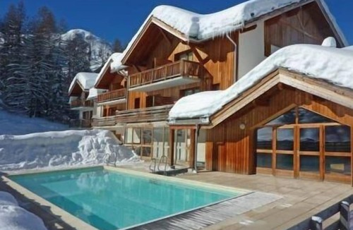 Les Orres Apartment | 200m from shops, 3rd floor, view swimming pool, swimming pool, sauna, hammam, balcony, ski locker