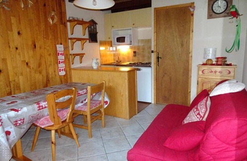 Champagny-en-Vanoise Apartment | 2nd floor, balcony, tv, 37m², Champagny-en-Vanoise