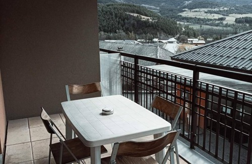 Jausiers Apartment | 2nd floor, swimming pool, hammam, terrace, parking, tv, 50m², Pra Loup